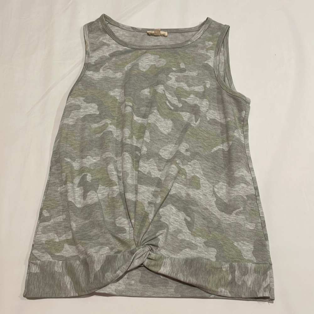Jane and Delancey camo tank top